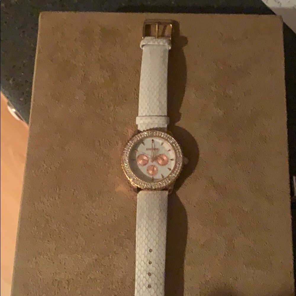 Watch - Picture 2 of 2